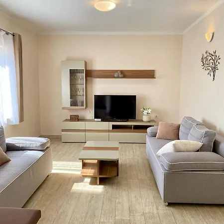 Ante Apartman *